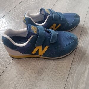 New Balance 520 Shoes